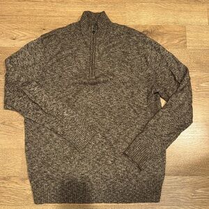 Croft & Barrow knit quarter zip sweater. Men’s Medium.